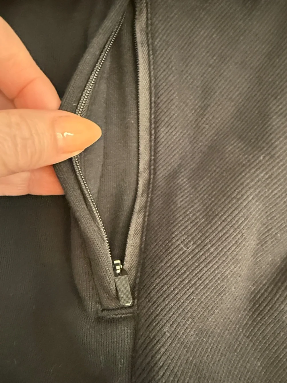 ALO Yoga Black Hooded Utility Jacket with Zip - Picture 11 of 11